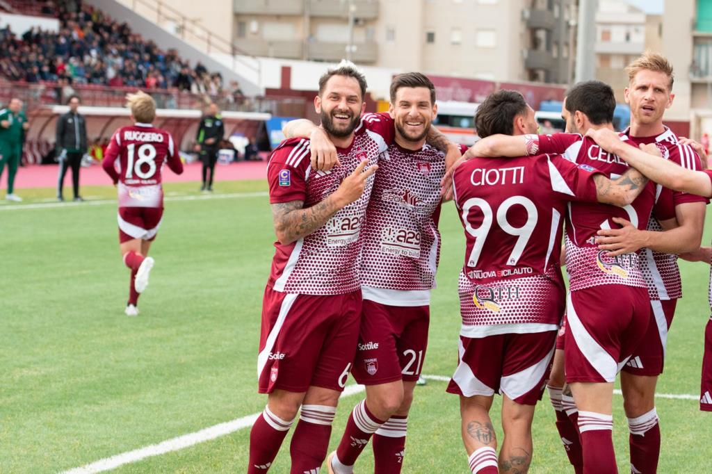 Il Trapani batte 2-0 il Team Altamura e mantiene accesa la speranza playoff