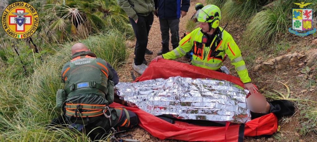 San Vito, soccorso dai militari uomo caduto alla riserva dello Zingaro